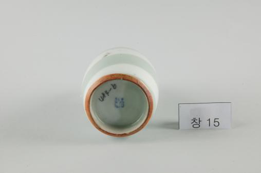 백자 회오리무늬 병