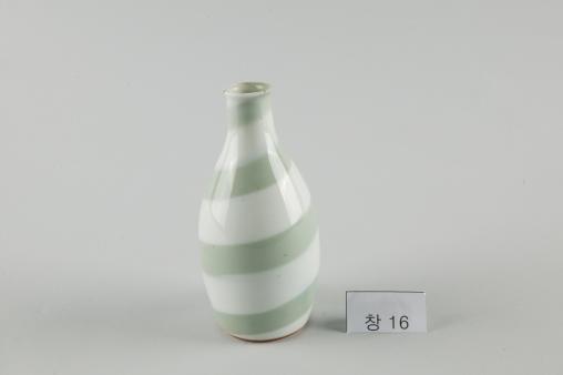 백자 회오리무늬 병
