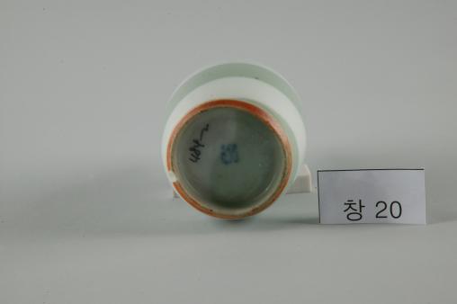 백자 회오리무늬 병