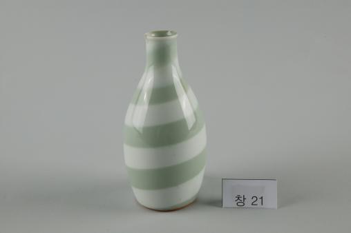 백자 회오리무늬 병