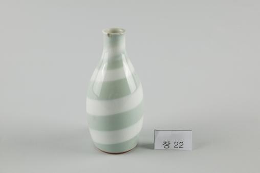 백자 회오리무늬 병