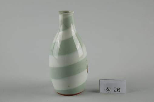 백자 회오리무늬 병
