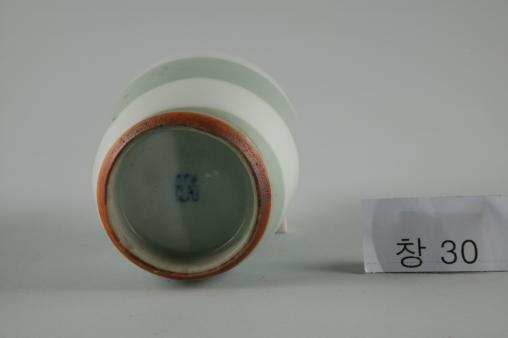 백자 회오리무늬 병