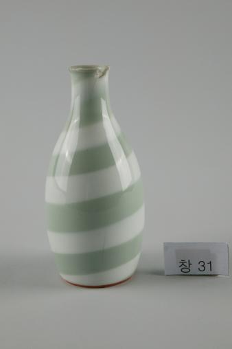 백자 회오리무늬 병