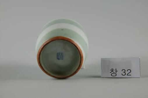 백자 회오리무늬 병