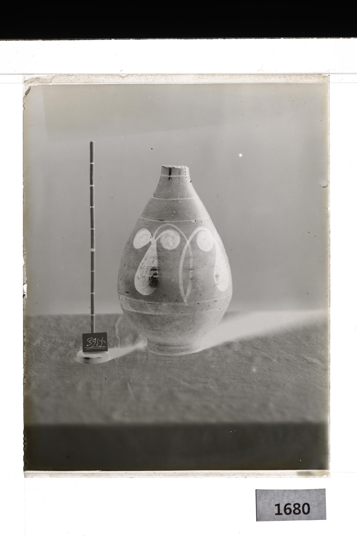 분청사기철화당초문병 유리건판