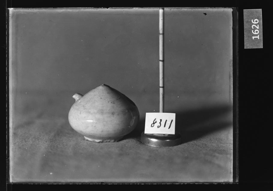 백자도형연적 유리건판