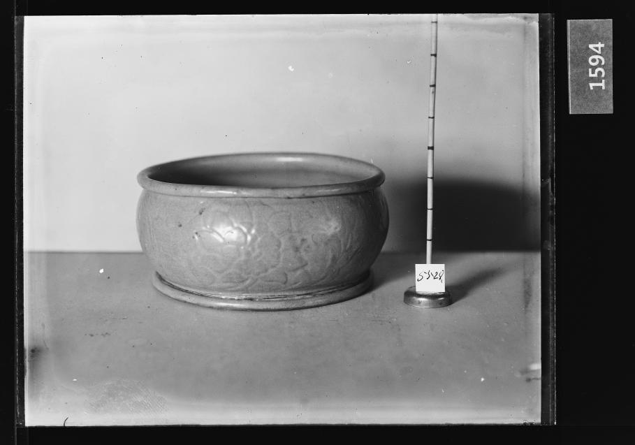 청자양각모란당초문반 유리건판