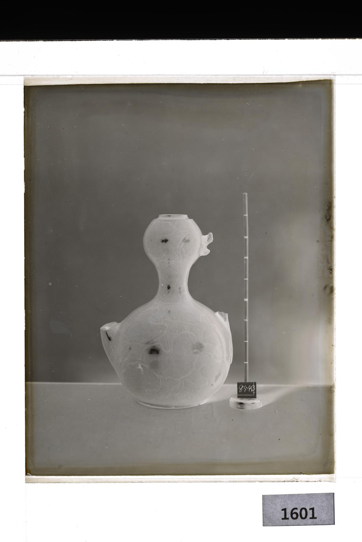 청자음각만문표형주자 유리건판