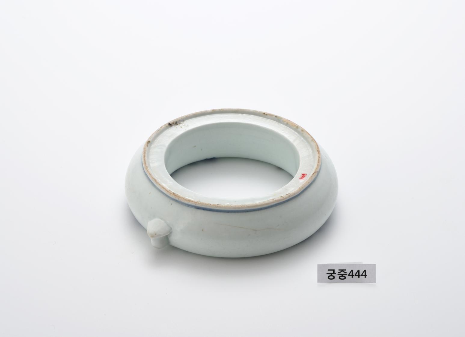 청화백자국화문똬리연적