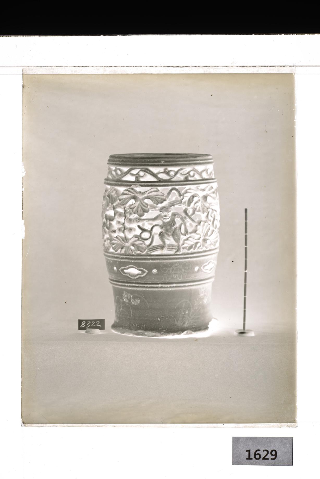 백자청화철채포도문돈 유리건판