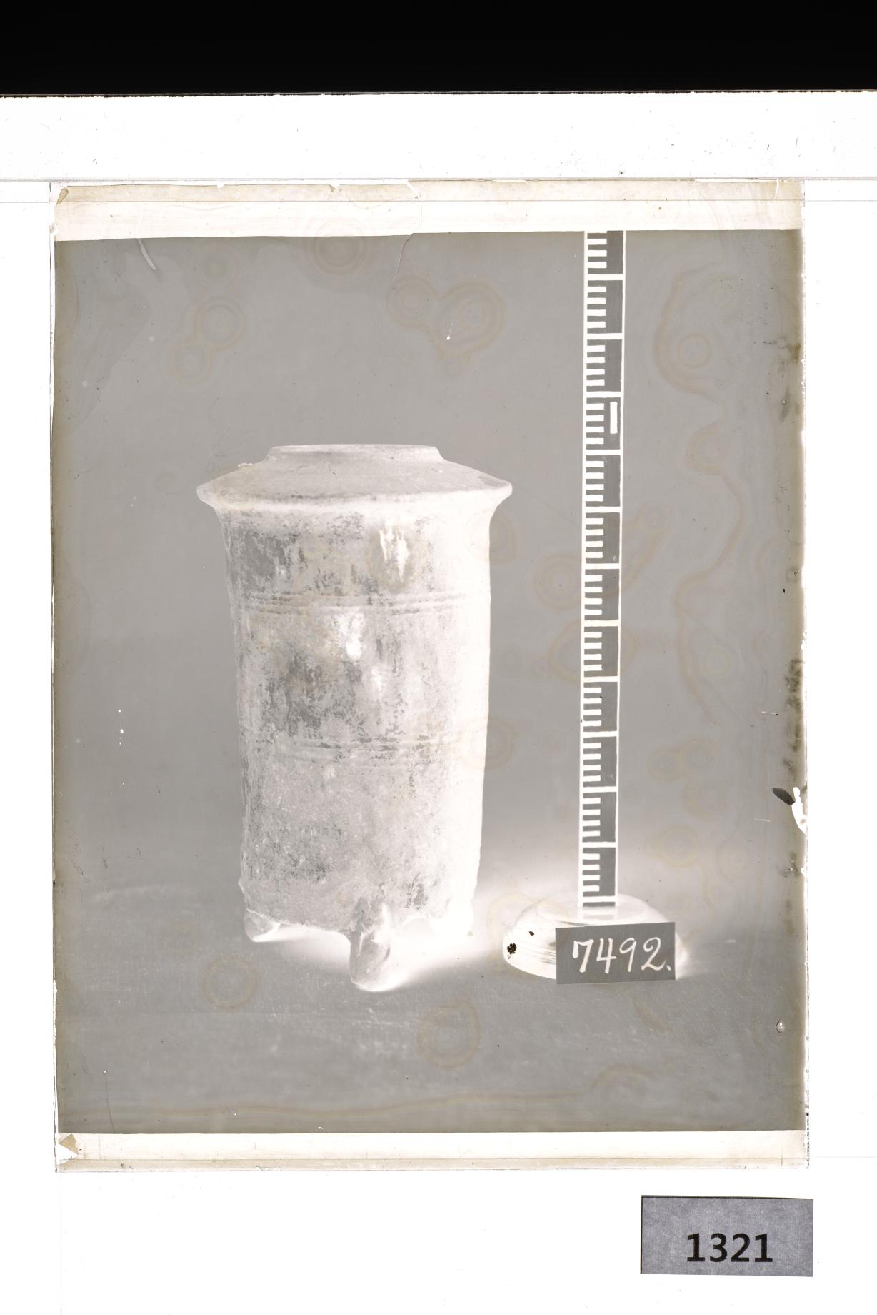 토기삼족통형유개호 유리건판