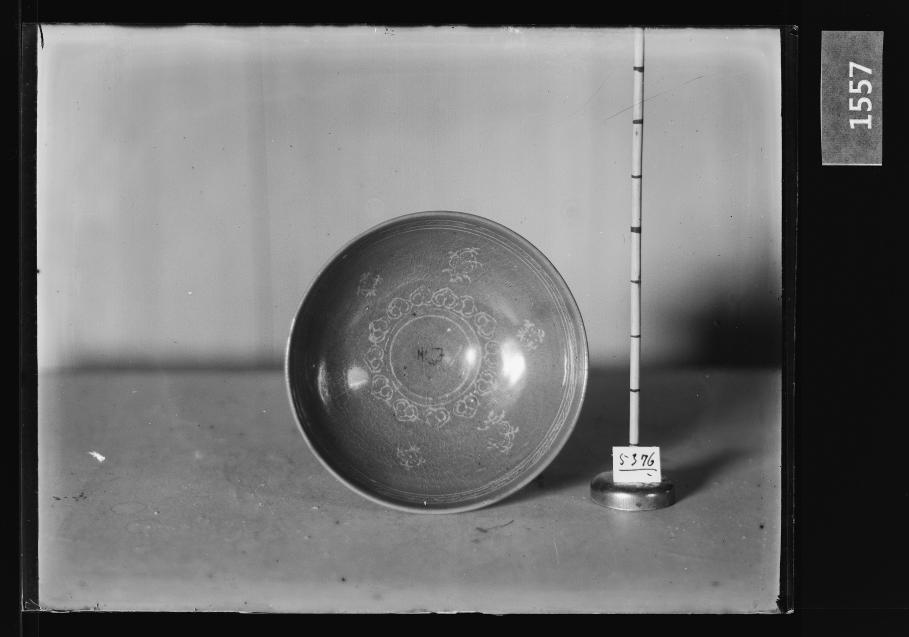 청자상감국화여지문발 유리건판